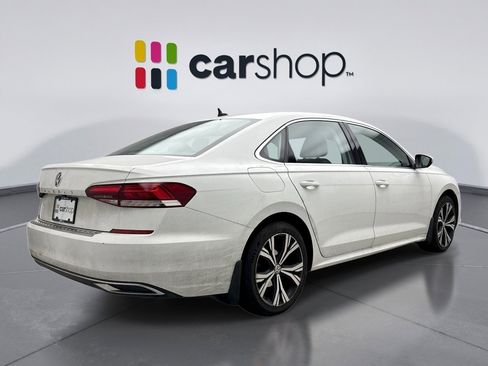 Used 2022 Volkswagen Passat 2.0T SE image 5