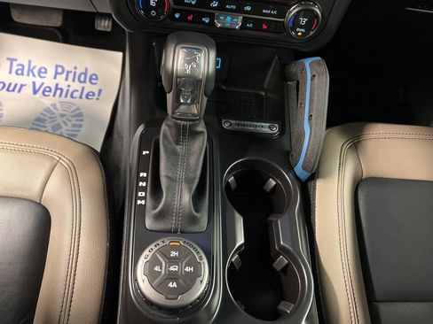 Certified 2024 Ford Bronco Wildtrak image 16