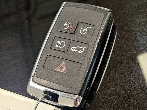 Used 2025 Land Rover Range Rover Velar Dynamic SE image 44