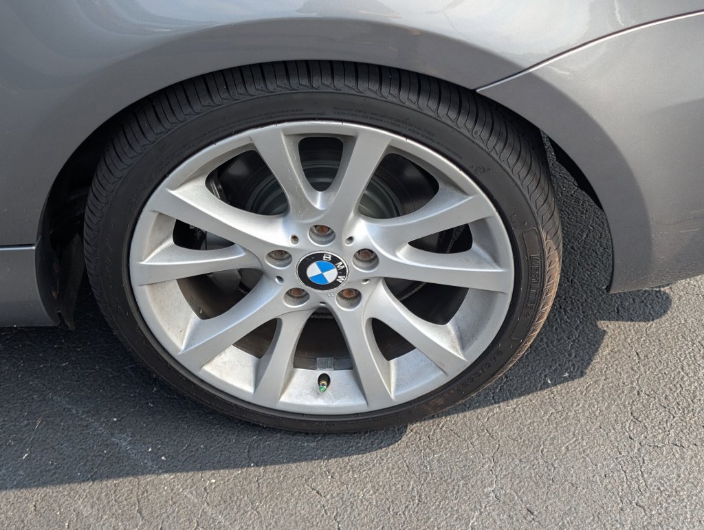 Used 2012 BMW 135i Convertible RWD image 22