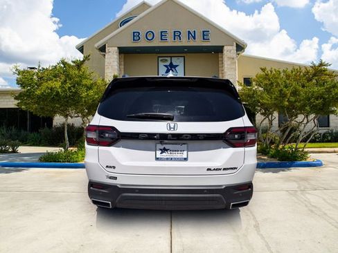 Used 2025 Honda Pilot Black Edition image 4