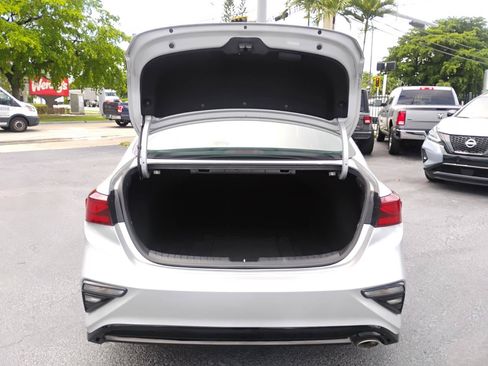 Used 2021 Kia Forte LXS FWD image 5