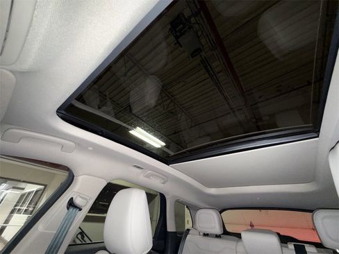 Used 2025 Lincoln Corsair Grand Touring w/ Equipment Group 301A image 16