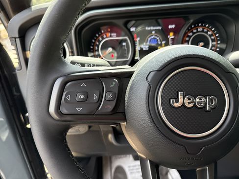 New 2025 Jeep Gladiator Sport w/ Premium Package AWD/4WD image 26