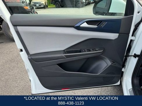 Certified 2023 Volkswagen Taos SE AWD/4WD image 30