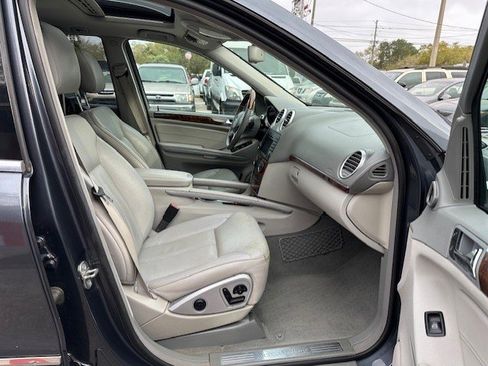 Used 2011 Mercedes-Benz GL 320 BlueTEC 4MATIC image 11