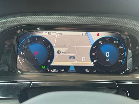 Used 2025 Volkswagen Atlas Cross Sport SEL Premium R-Line image 21