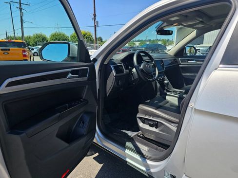 Used 2018 Volkswagen Atlas SEL AWD/4WD image 14