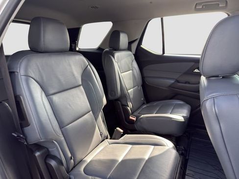 Used 2019 Chevrolet Traverse LT FWD image 17