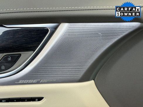 Used 2022 Cadillac XT6 Premium Luxury w/ Technology Package FWD image 30