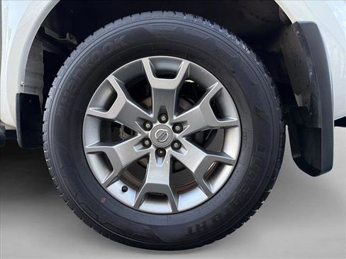 Used 2021 Nissan Frontier SV image 9