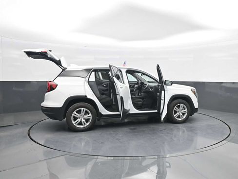 Used 2024 GMC Terrain SLE AWD/4WD image 40