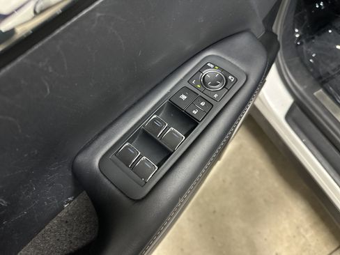 Used 2021 Lexus RX 350L Premium w/ Premium Package AWD/4WD image 15