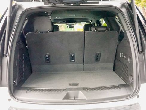 Used 2025 GMC Yukon Elevation RWD image 11