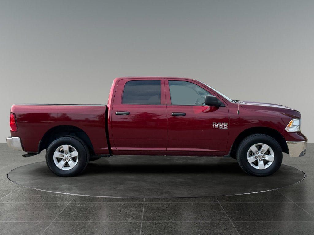 Used 2022 RAM 1500 Classic SLT AWD/4WD image 11