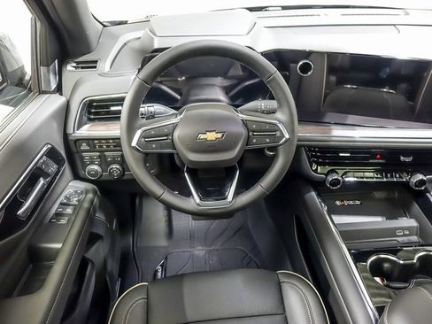 New 2026 Chevrolet Suburban Premier image 14