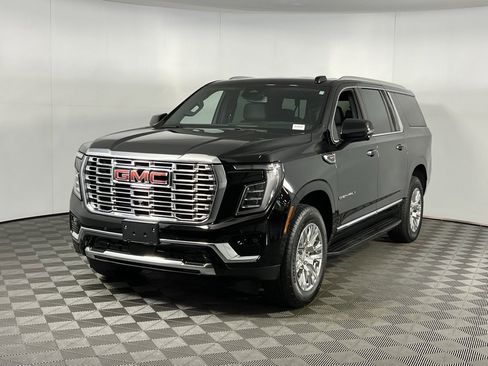 Used 2025 GMC Yukon XL Denali image 11
