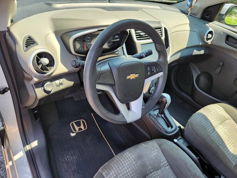 Used 2018 Chevrolet Sonic LS FWD image 23