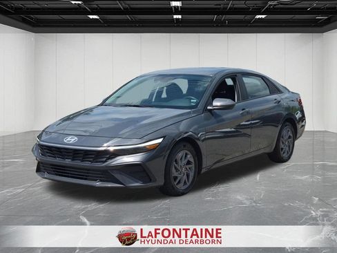 Used 2024 Hyundai Elantra SEL FWD image 1