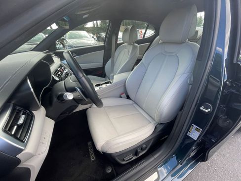 Used 2025 Genesis G70 2.5T image 36