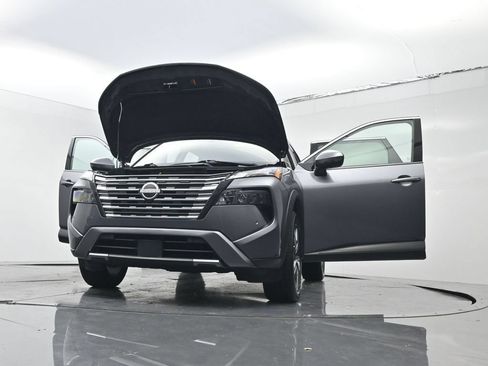 Used 2026 Nissan Rogue SL FWD image 30