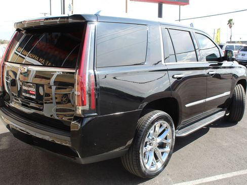 Used 2019 Cadillac Escalade Premium Luxury image 24