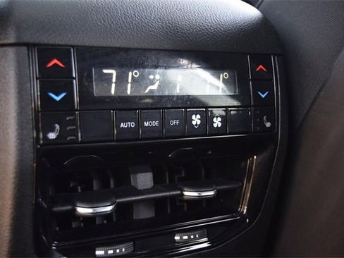 Used 2021 Jeep Grand Cherokee L Overland w/ Luxury Tech Group IV image 27