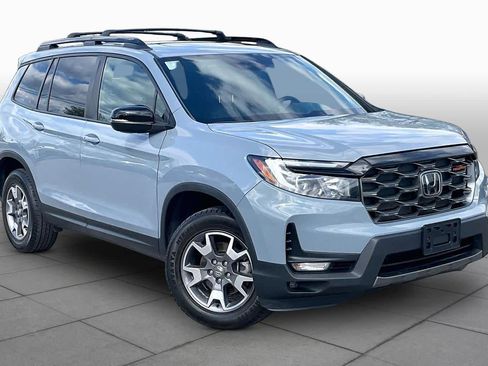 Used 2022 Honda Passport TrailSport image 2