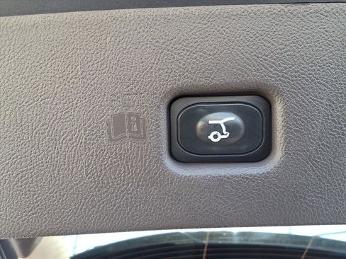 Certified 2022 Lincoln Nautilus AWD w/ Premium Package image 9