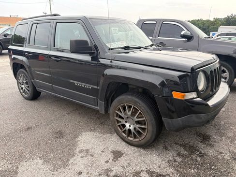 Used 2015 Jeep Patriot High Altitude AWD/4WD image 2