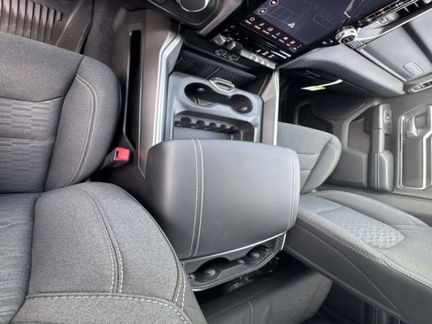 New 2026 RAM 1500 4x4 Crew Cab image 24