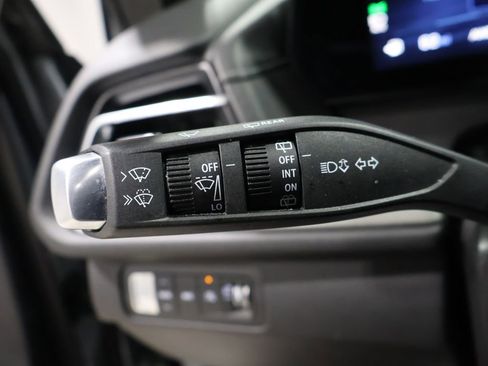 Used 2024 Chevrolet Traverse LT image 36