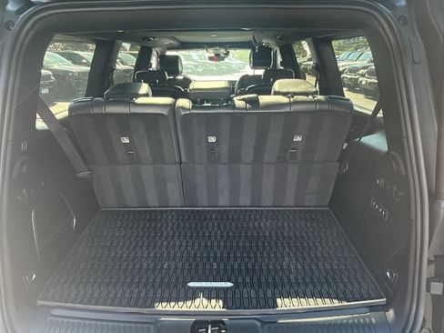 Certified 2022 Jeep Wagoneer Series III w/ Premium Group I AWD/4WD image 7