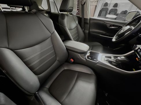 Used 2024 Toyota RAV4 Limited image 31