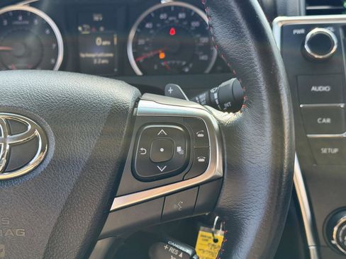 Used 2017 Toyota Camry SE image 23