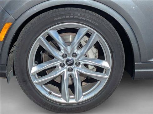 Used 2018 Audi Q7 3.0T Prestige w/ Prestige Package AWD/4WD image 18