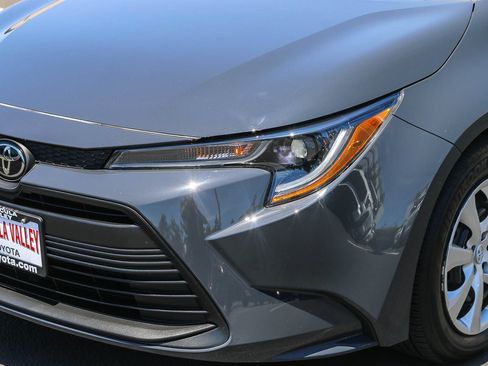 Certified 2025 Toyota Corolla LE FWD image 5