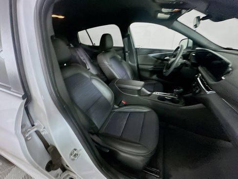 Used 2025 Buick Envista Preferred image 28