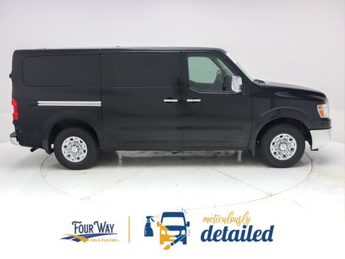 Used 2016 Nissan NV 3500 SL RWD image 2