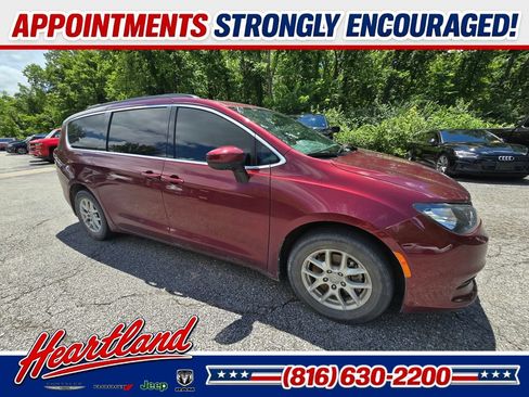 Used 2020 Chrysler Voyager Lxi FWD image 10
