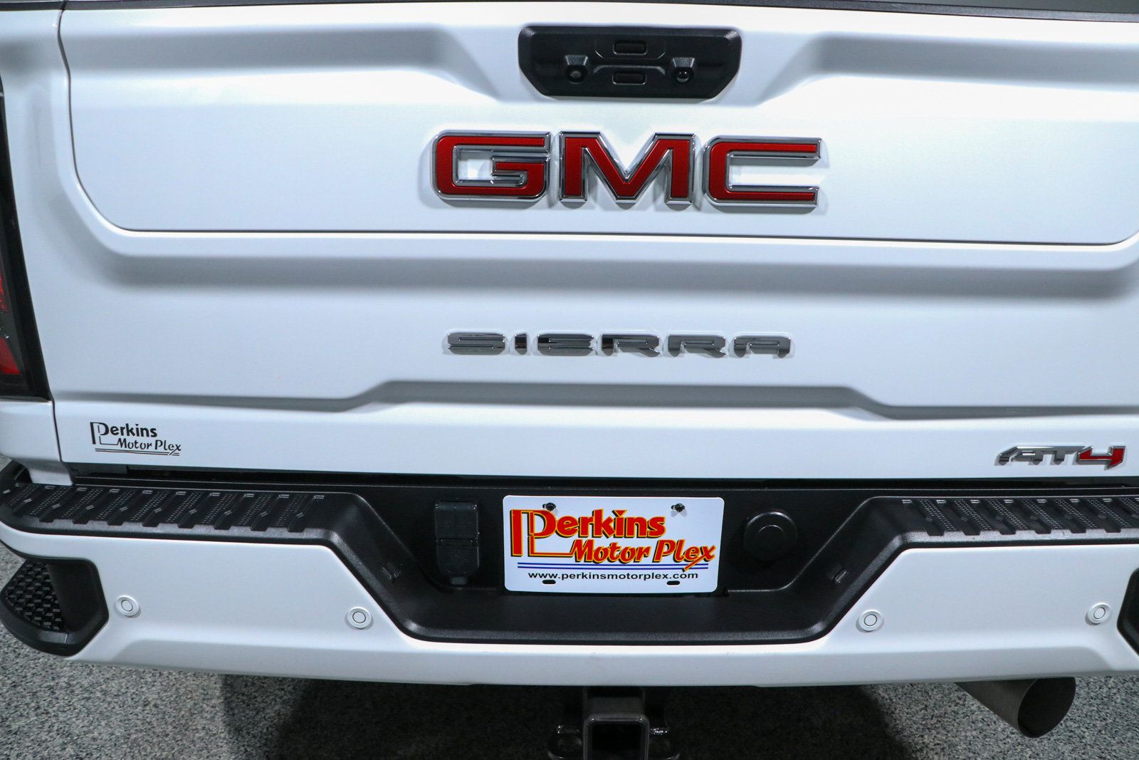 Used 2024 GMC Sierra 2500 AT4 AWD/4WD image 8