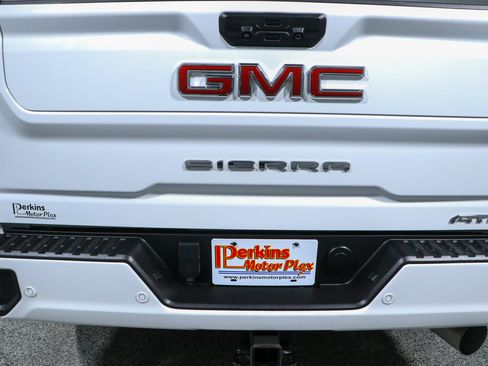 Used 2024 GMC Sierra 2500 AT4 AWD/4WD image 8