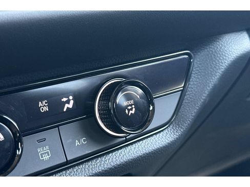 Used 2027 Honda HR-V LX image 30