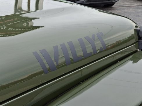 Used 2021 Jeep Gladiator Sport image 32