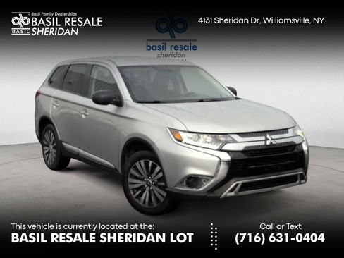 Used 2020 Mitsubishi Outlander ES image 1