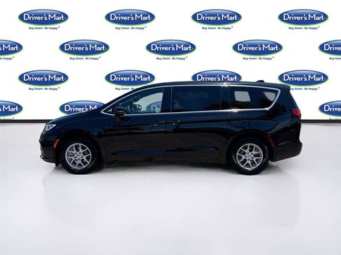 Used 2025 Chrysler Pacifica Select FWD image 4