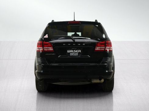 Used 2020 Dodge Journey SE FWD image 4