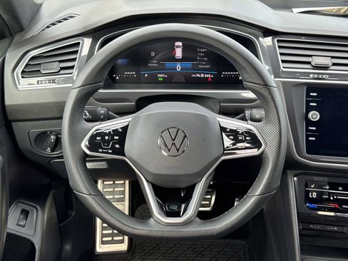 Certified 2024 Volkswagen Tiguan SE R-Line image 10