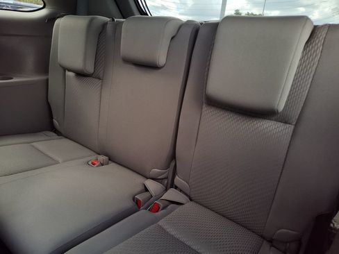 Used 2018 Toyota Highlander LE FWD image 33