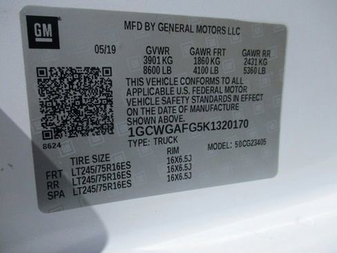 Used 2019 Chevrolet Express 2500 w/ Driver Convenience Package RWD image 11